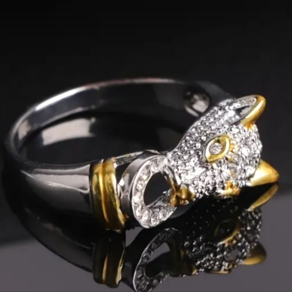Diamond unisex leopard shape ring sz 8